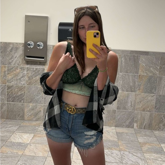 Meet your Posher, Sam - Picture 3 of 5